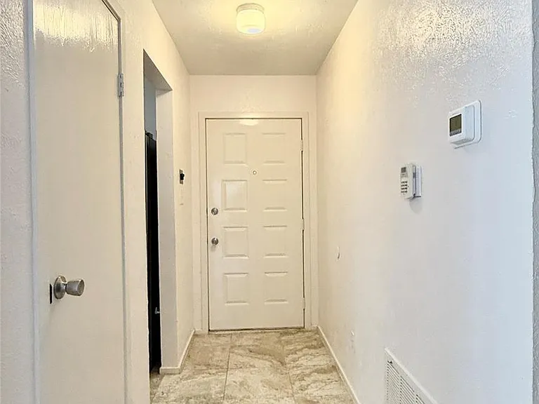 18 Dellforest Ct — Photo 4