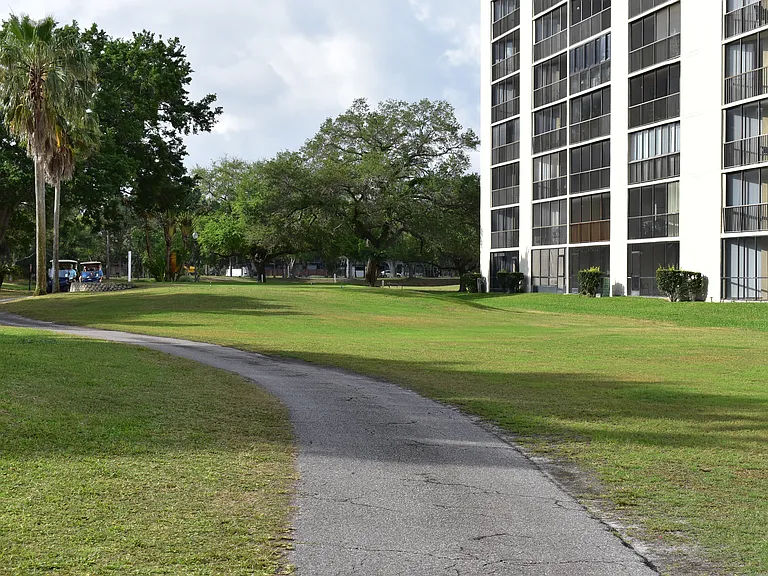 2700 Cove Cay Dr #4G — Photo 23