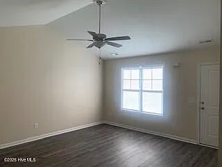 4 bed, 4.0 bath, $1,150 — Photo 3