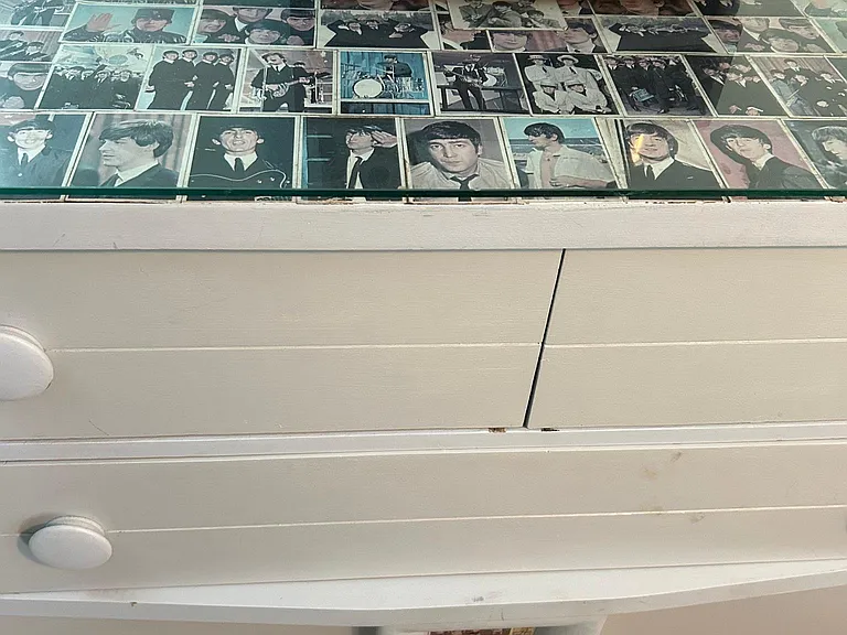 Beatles dresser