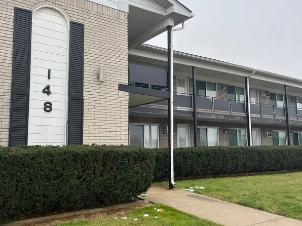 148 E Elmwood Ave #213, Clawson, MI 48017
