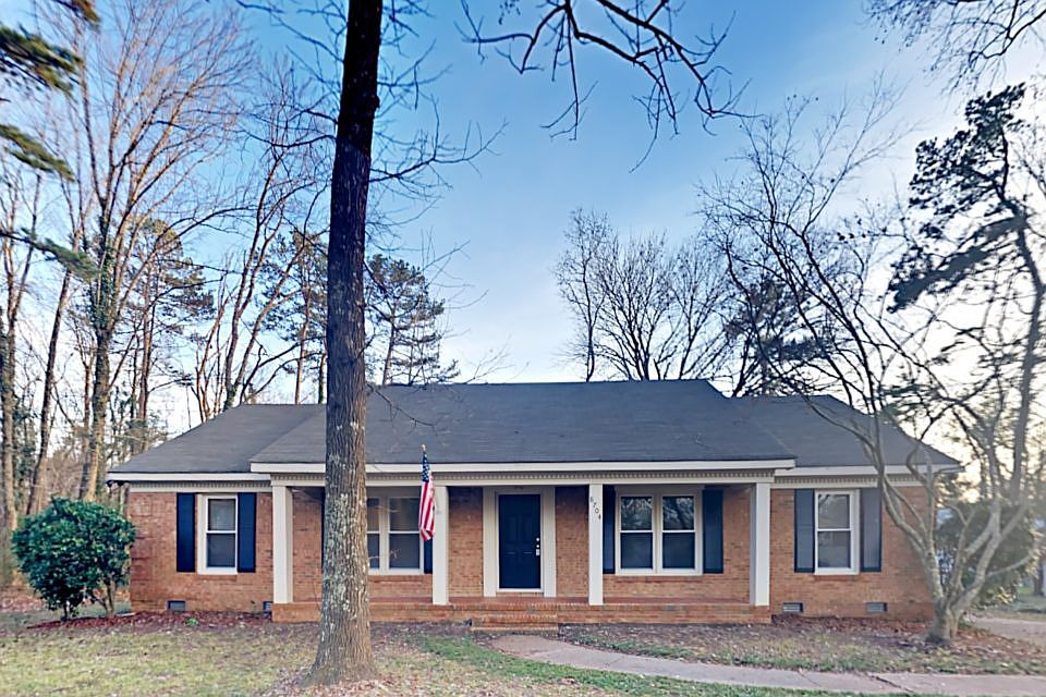 1st image of 8704 Juliette Low Ln