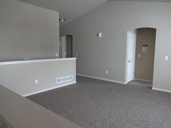 3rd image of 487 Heritage Ln