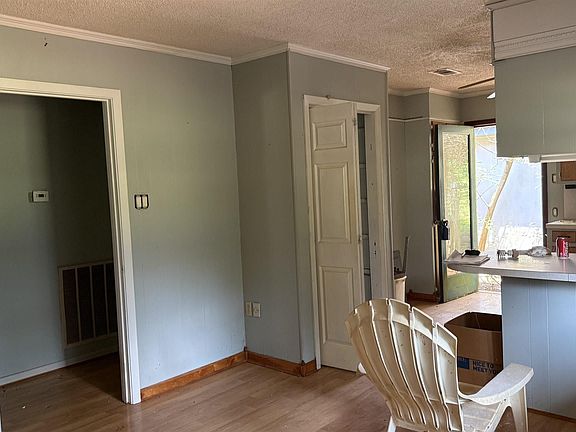 5th image of 15637 Denham Rd