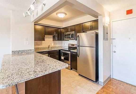 2nd image of 1025 Hancock St Unit 4L