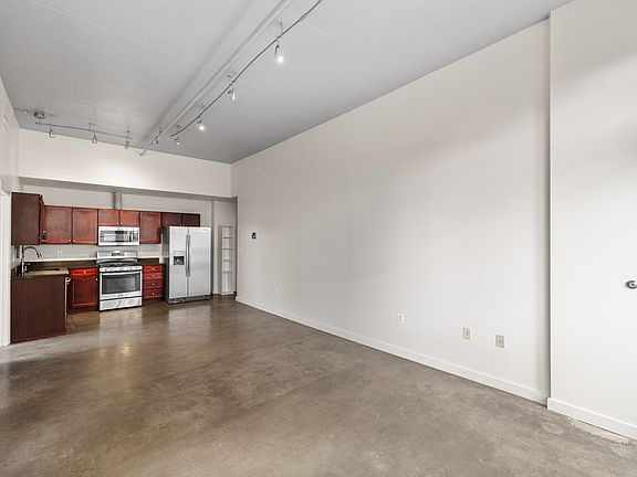 3rd image of 701 Lamont St NW APT 31