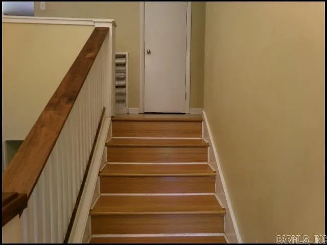 3 bed, 2.5 bath, 2168 sqft, $1,650 — Photo 2