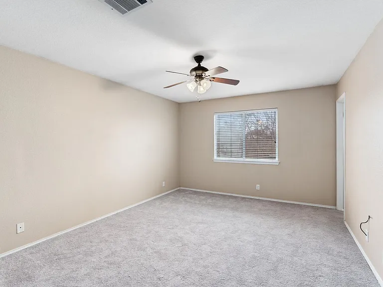 107 McCarthur Dr — Photo 9