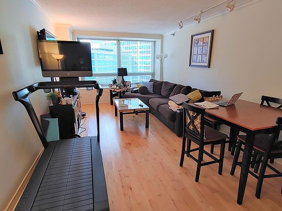 2nd image of 512 N McClurg Ct APT 512