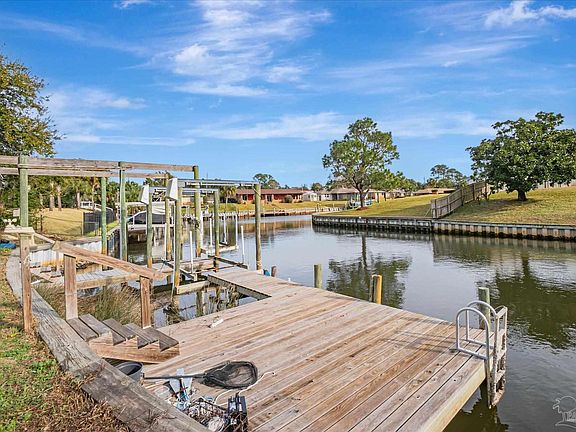 2nd image of 2653 Venetian Way
