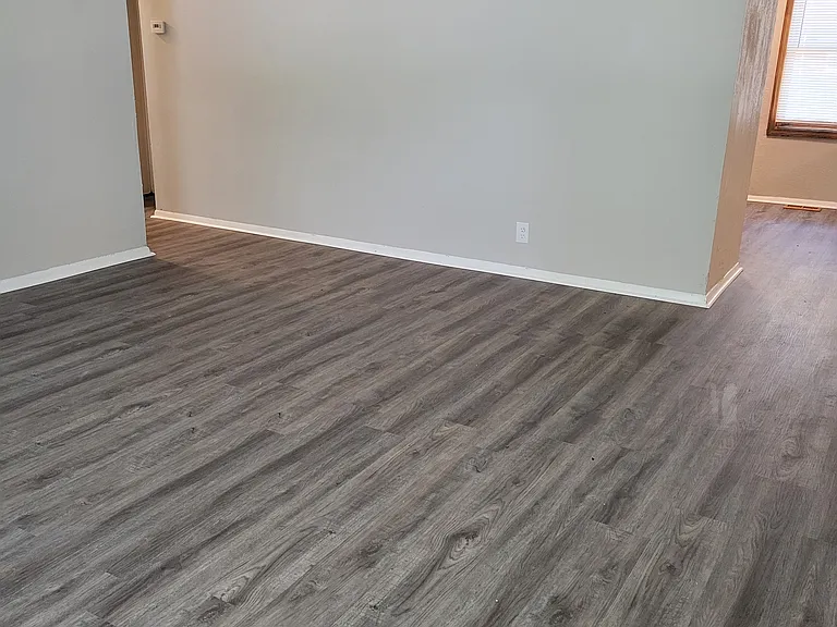 2630 Aurie Dr — Photo 2