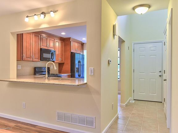 2nd image of 1103 Arlington Dr