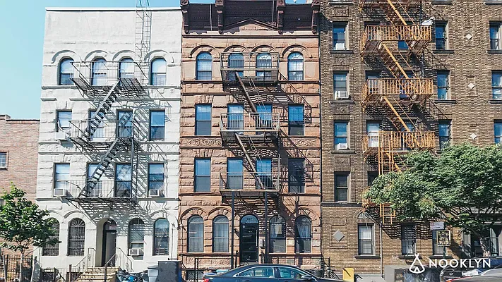 Rented by PREMIUM US INC | media 34