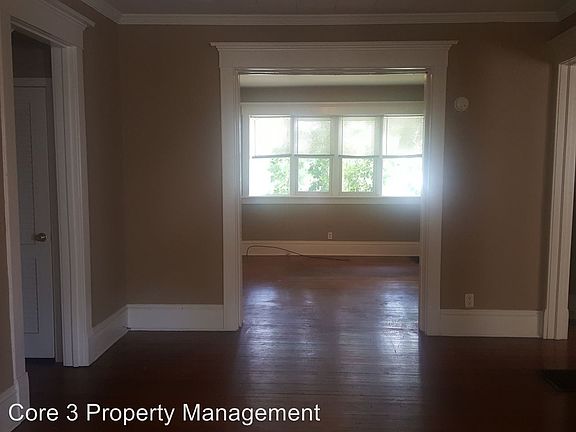 4th image of 410 N Lee St
