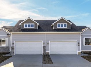 9064 Mockingbird Dr, West Des Moines, IA 50266