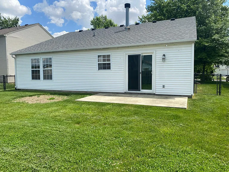 5636 N Plymouth Ct — Photo 18