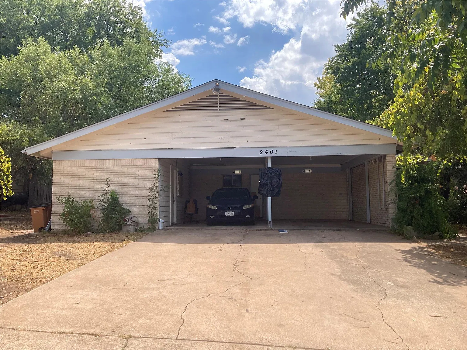 2 bed, 1.0 bath, 900 sqft, $1,295 — Photo 1