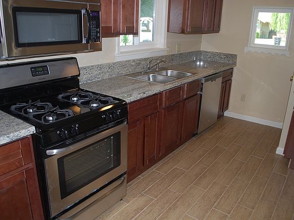 2nd image of 2312 6th St