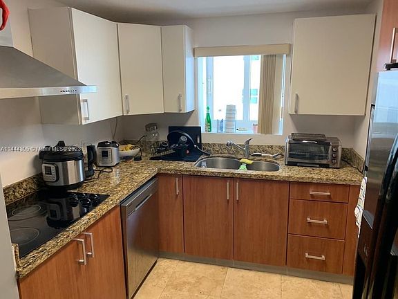2nd image of 170 SE 14th St APT 2404