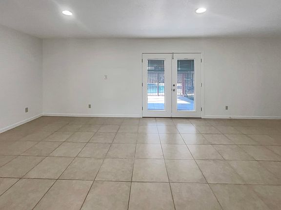 2nd image of 1105 W Anderson Dr #A