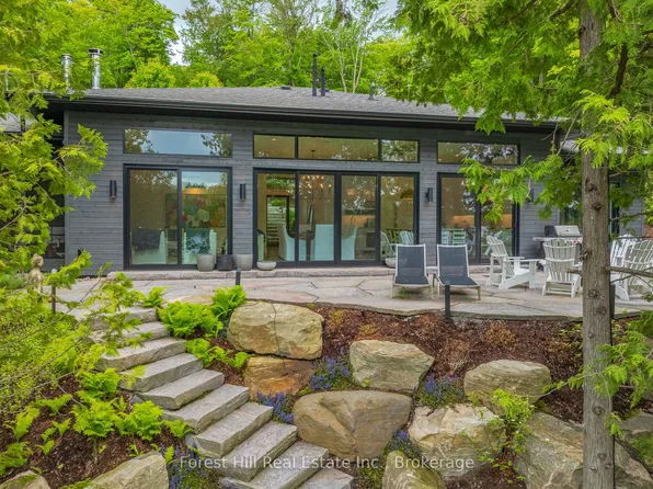 1100 Captains Ln, Algonquin Highlands, ON K0M 1S0