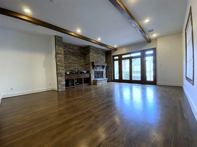1012 Crocker St — Photo 23