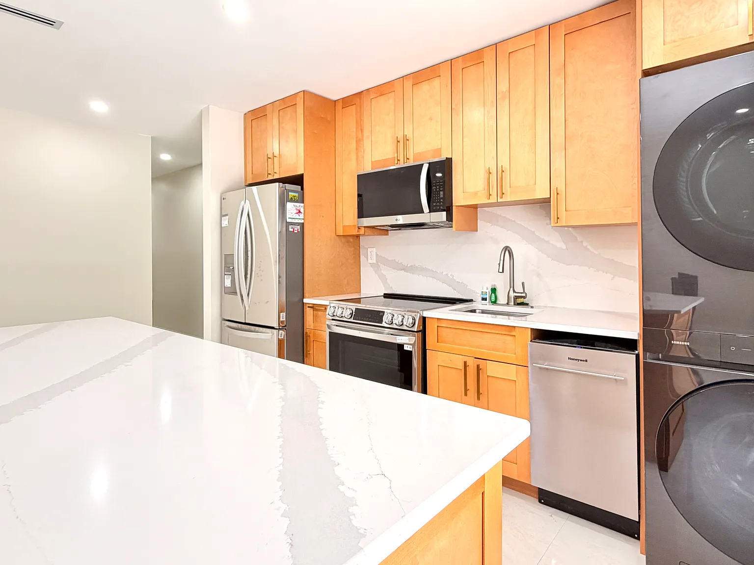 2 bed, 815 sqft, $2,800 — Photo 4