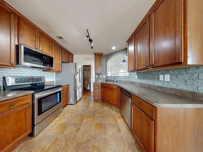 2704 Matsu Ln — Photo 5