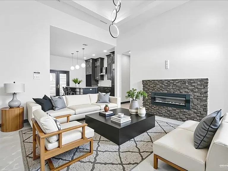 1201 E Boxwood Ave — Photo 3