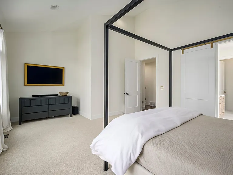 13202 S Sunset Glen Way — Photo 32