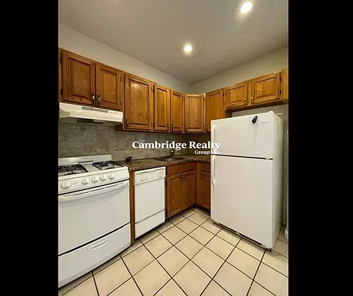 248 Kelton St #9T Photo 1