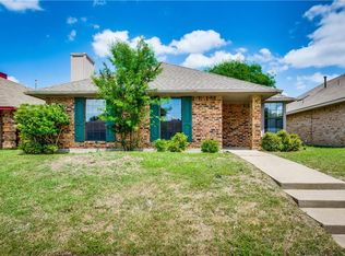 2111 Falcon Ridge Dr, Carrollton, TX 75010