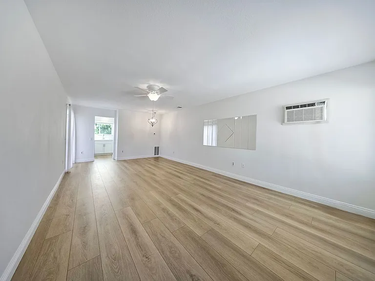 4711 Sunny Hills Rd — Photo 2
