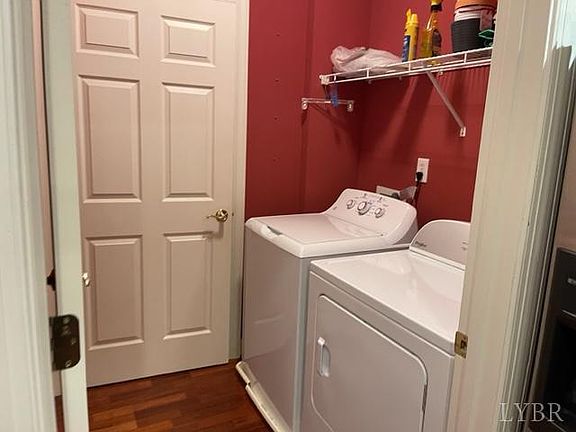 5th image of 605 Wyndhurst Dr APT 304