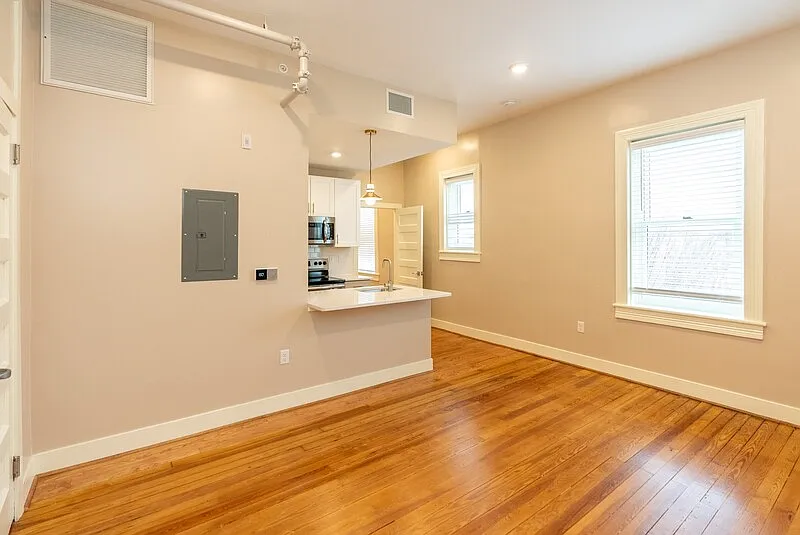 1 bed, 1.0 bath, $1,400 — Photo 4