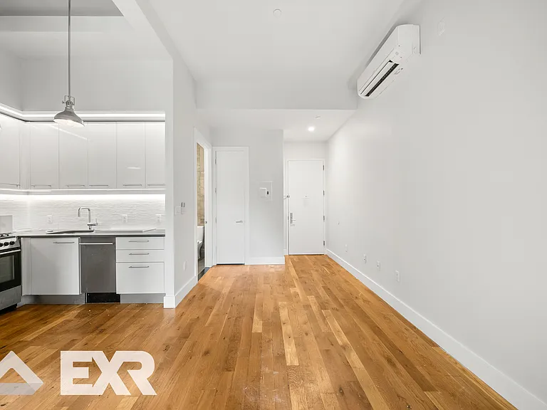 418 Lexington Ave #1E — Photo 5