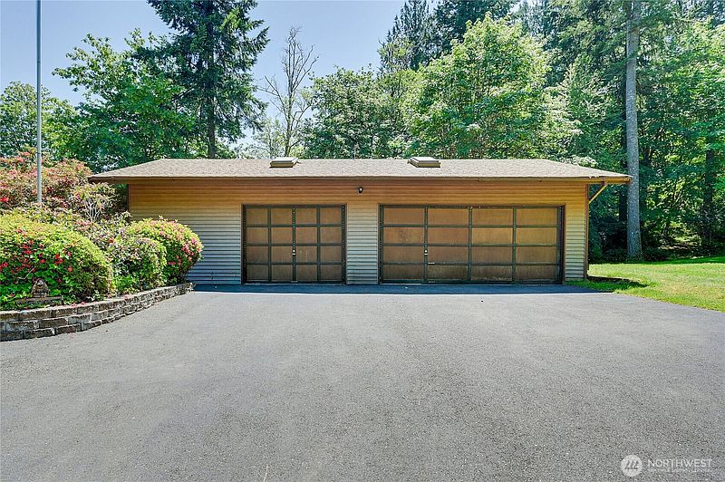 5th image of 568 SE Oak Road