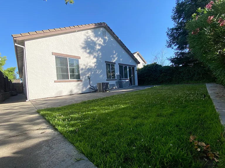 111 Lembi Dr — Photo 12