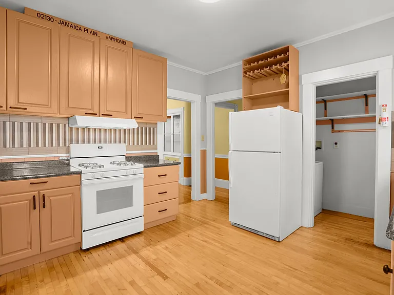 25 Tower St #1 — Photo 10
