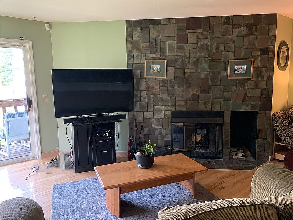 Living Area-Pool&Mtn Views