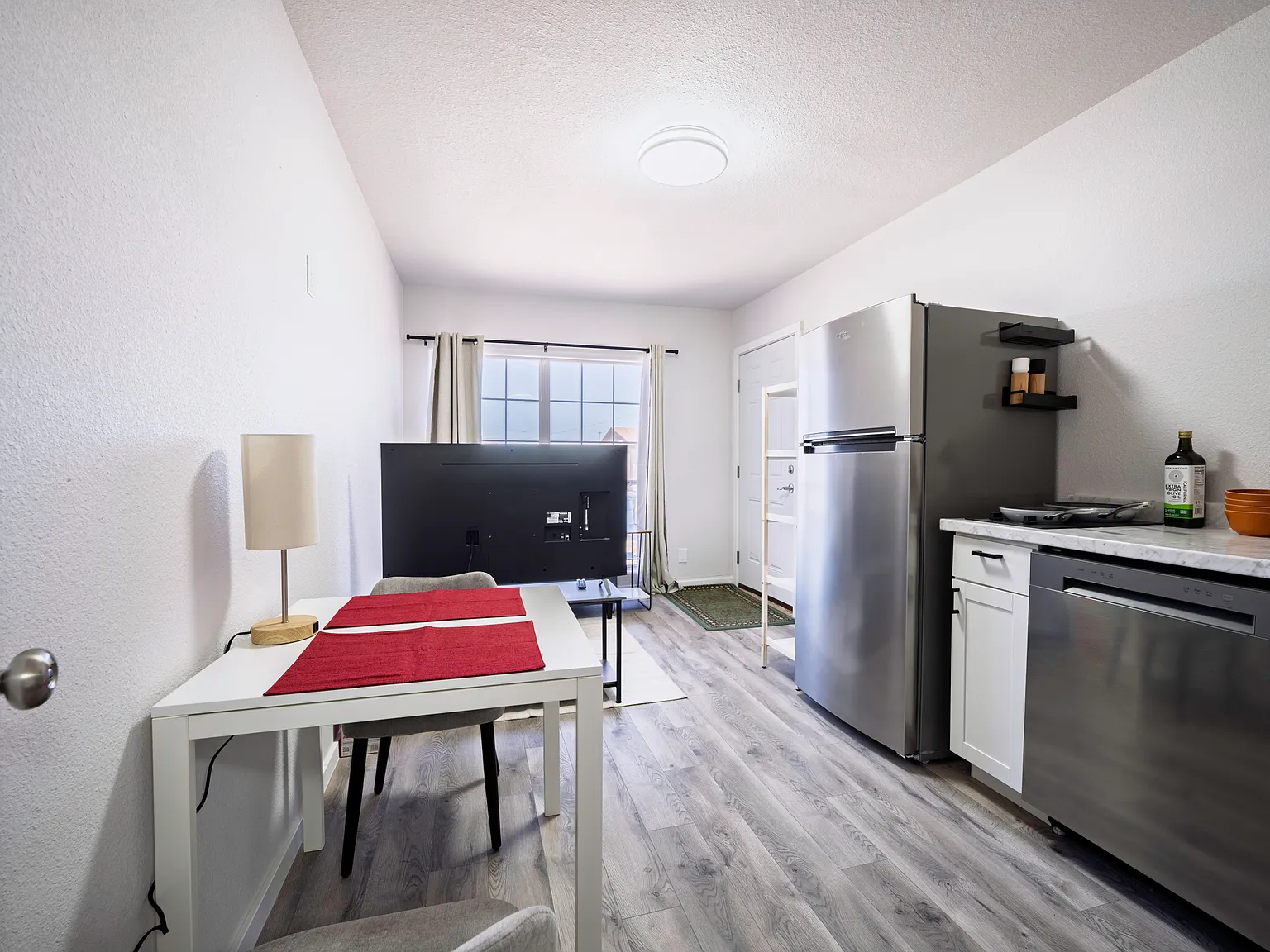 Downtown Water Street 1 Bd/1ba — Photo 2