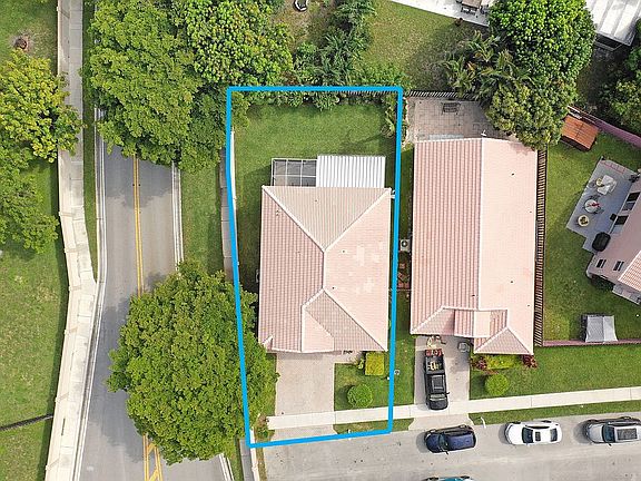 3rd image of 6213 Flores Del Mar