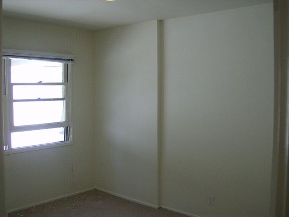 4th image of 4525 Lamont St