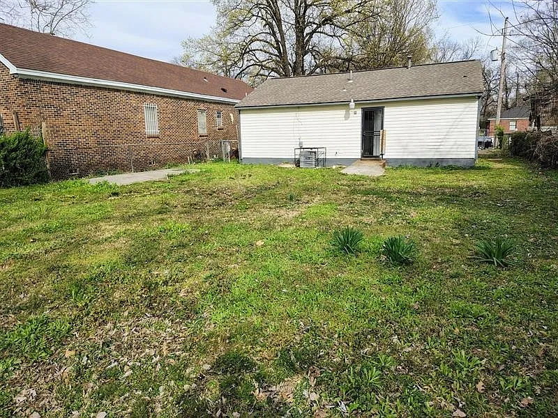 Building Photo - 679 Leath St