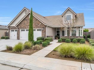 462 S Crescent Ln, Madera, CA 93636