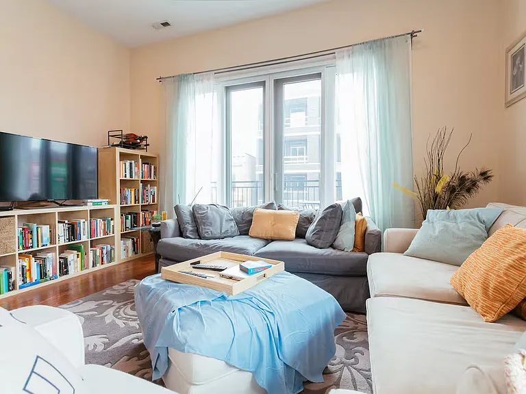 2342 W North Ave #201 — Photo 1