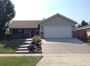 3327 NE Hoona Dr, Bend, OR 97701