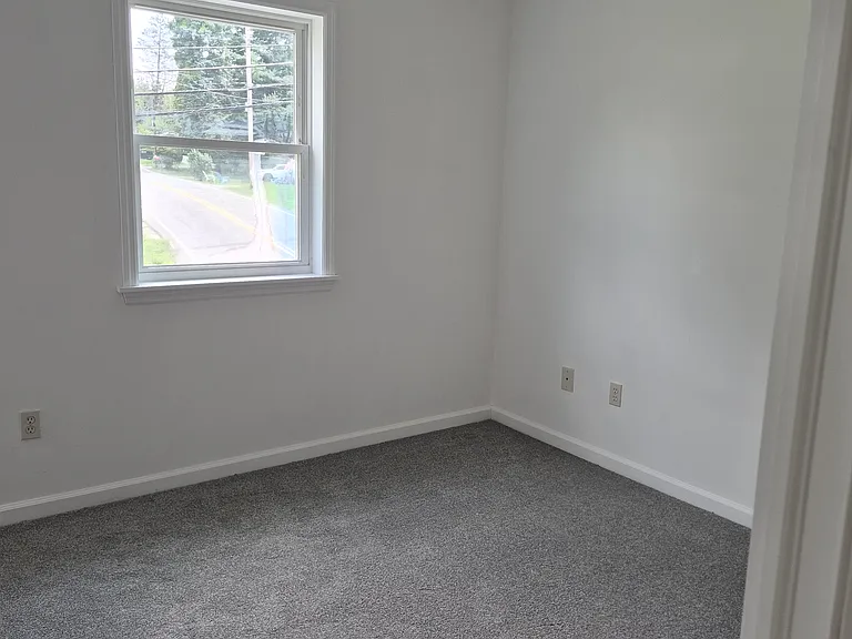 49 Maple Ave — Photo 16