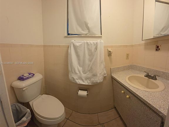 3rd image of 2560 W 60th St APT 104