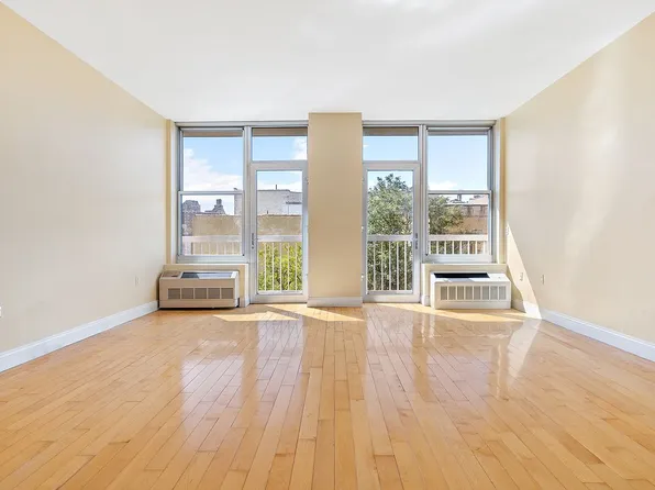 249 E 118th St APT 5B, New York, NY 10035